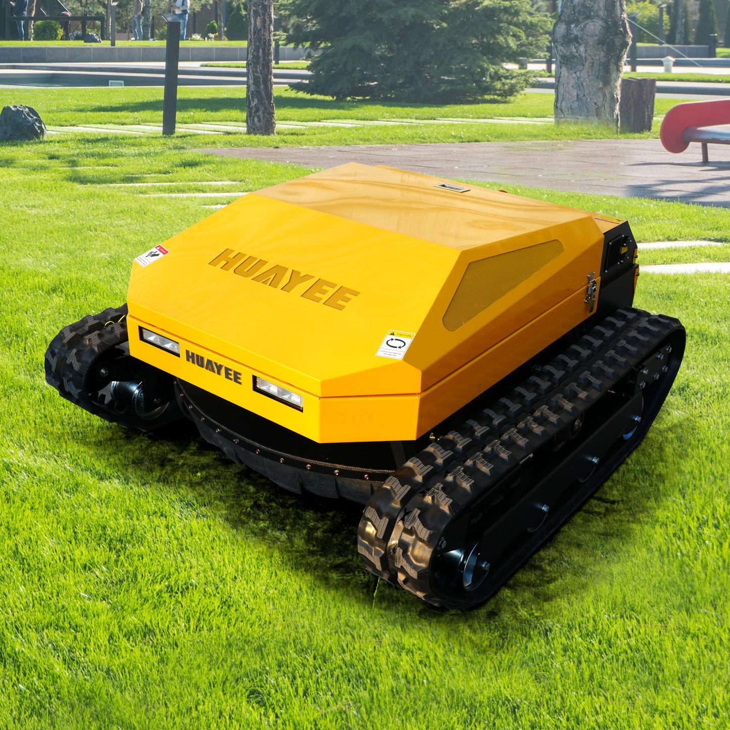 MHY90 Heavy-Duty Remote Control Tracked Slope Mower - 22HP, 900mm Cutting Width | HUAYEE